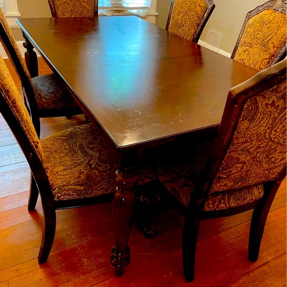 Renaissance dining furniture set - Picture 7 of 8